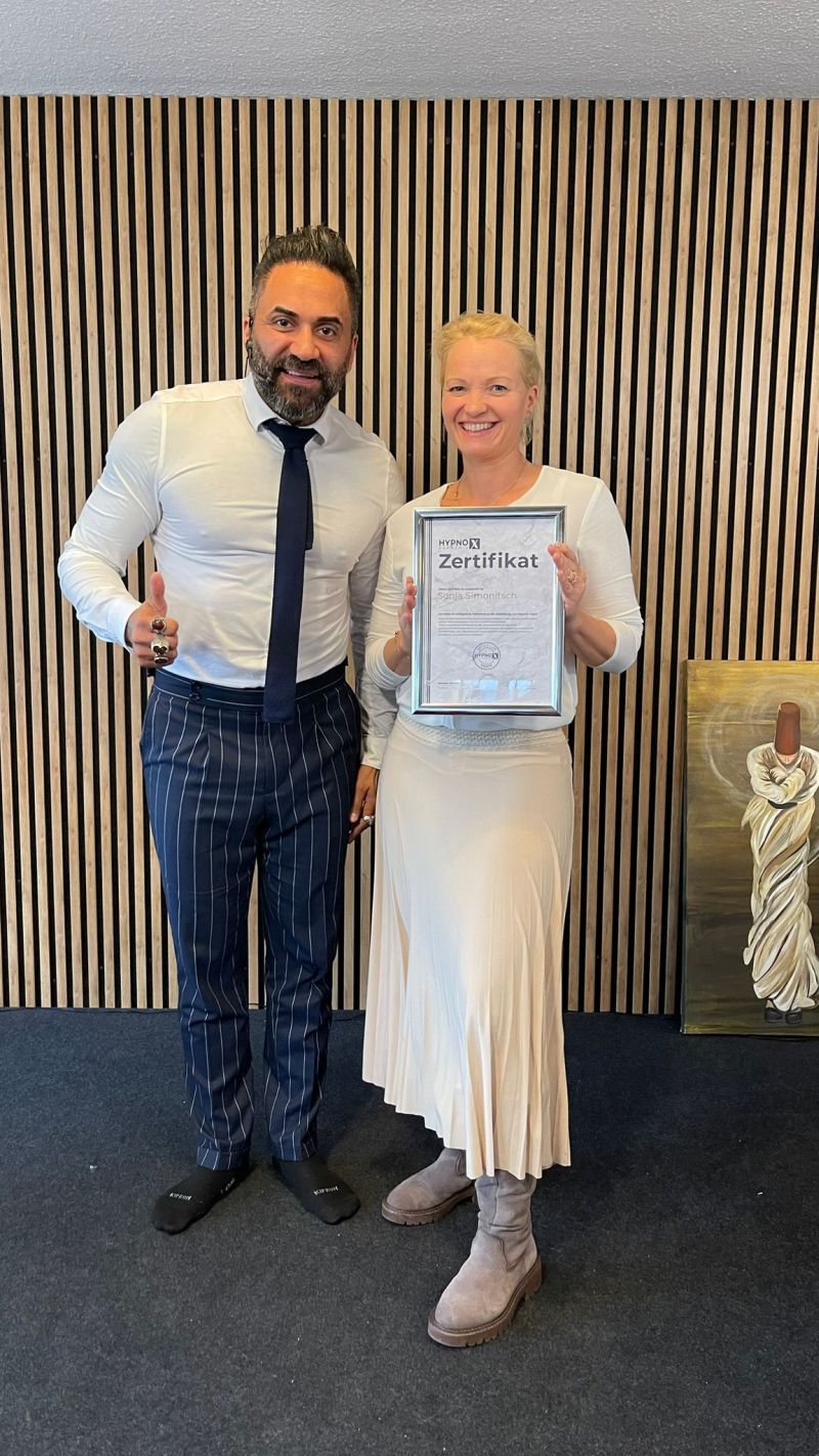 Foto gemeinsam mit Hypnose Coach Mr. Yasin